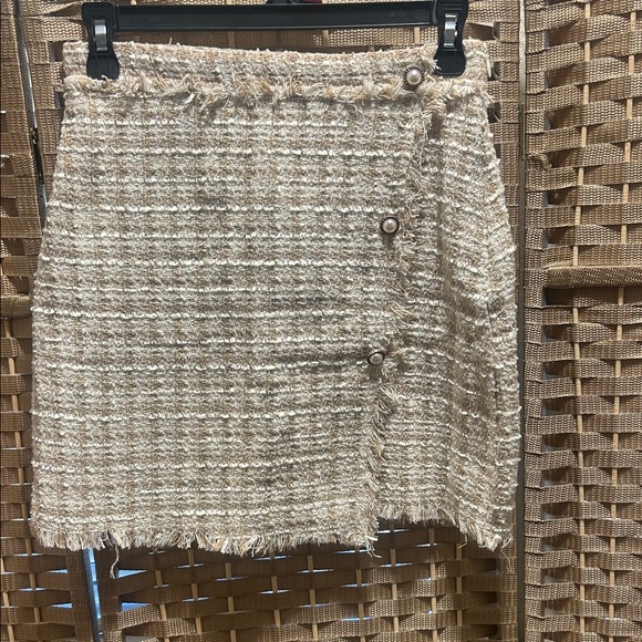 Blu Pepper Beige Tweed Frayed Mini Skirt with Pearl Buttons - Picture 2 of 8